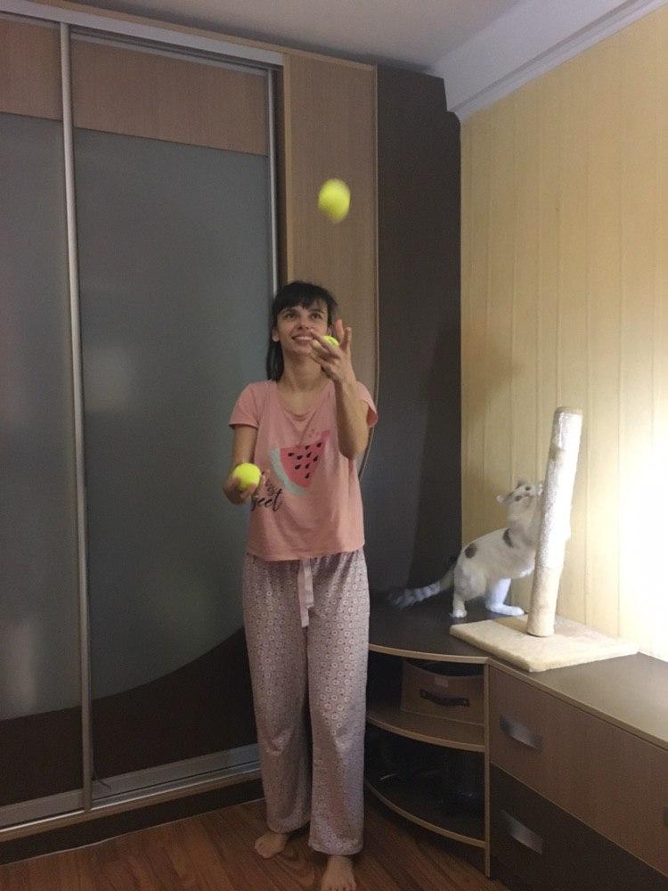 Актеры студии «Мамахохотала» показали, чем занимаются на карантине